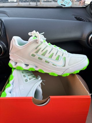 Nike Reax 8 Zapatillas Blancas y Verdes