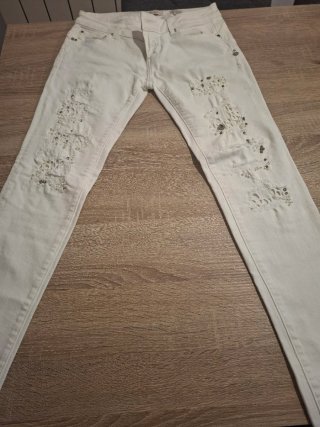 FracominaJeans Blancos Talla 28 roto con pedreria