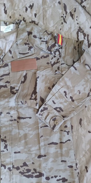 Uniforme arido pixelado 2N