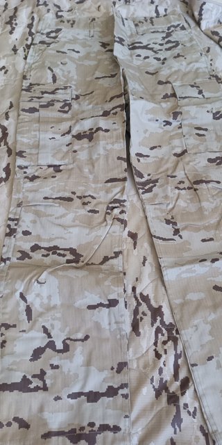 Uniforme arido pixelado 2N
