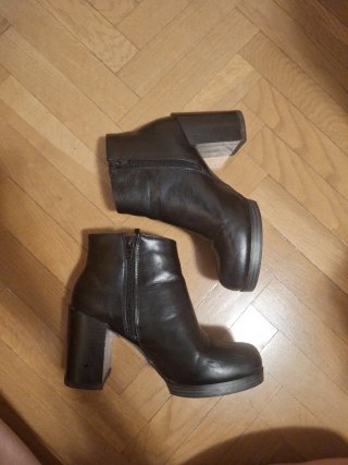 Botines Maripaz negros cremallera talla 37