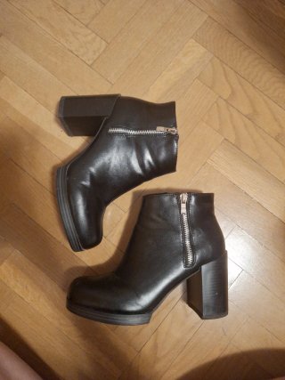 Botines Maripaz negros cremallera talla 37