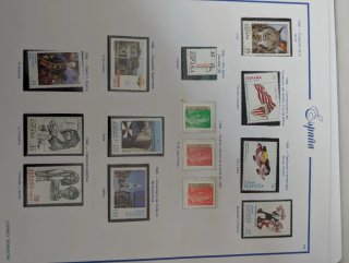 Álbum  Sellos España Monarquia 1997-2002 nuevos**