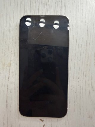 iPhone 14 Blanco con 10 fundas incluidas!