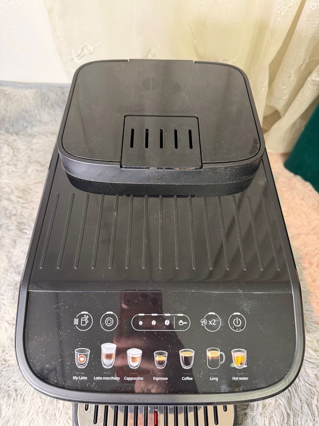 Cafetera DeLonghi Magnifica Evo Superautomática