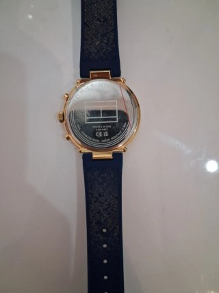 Reloj Tommy Hilfiger Original Dorado y Azul