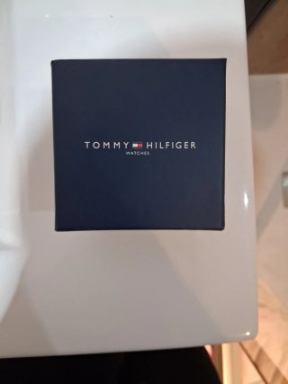 Reloj Tommy Hilfiger Original Dorado y Azul