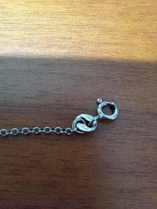 Braccialetto con ciondolo a cuore. In argento.
