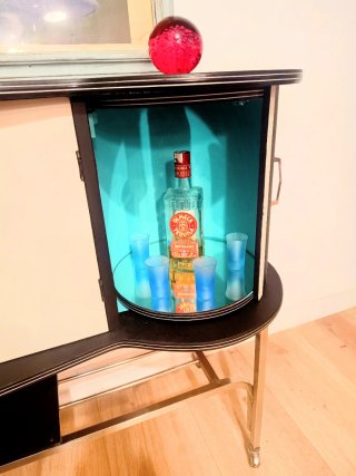 MUEBLE BAR RETRO.