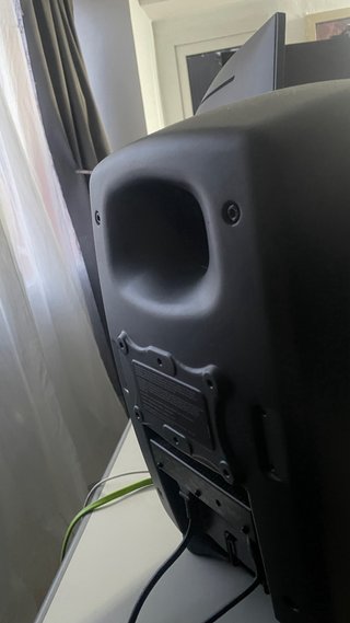 Monitor de estudio Genelec autoamplificado