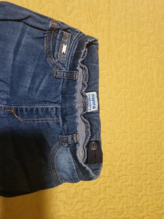 Pantalón vaquero azul Talla 6 años