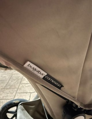 Carro Bugaboo Cameleon en color beige.