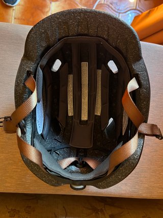 Casco patinete/bicicleta LIVALL negro