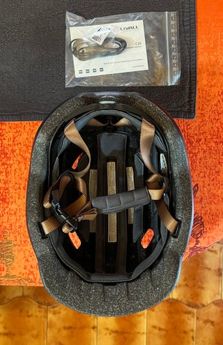 Casco patinete/bicicleta LIVALL negro