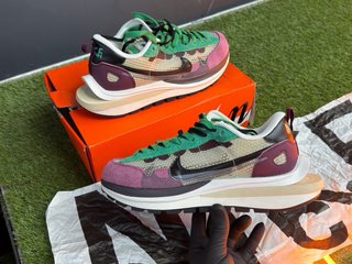 Nike Sacai Verde Púrpura