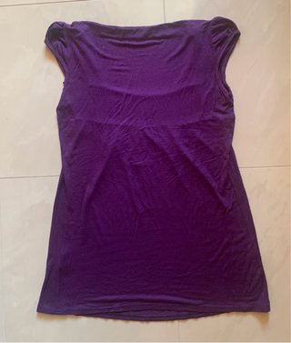 Camiseta morada ligera