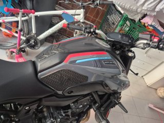 Yamaha MT-07 Gris/Rojo