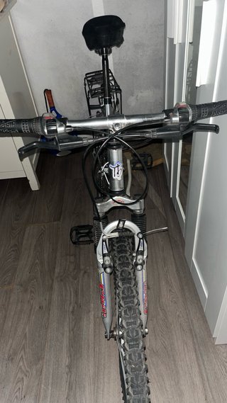 Bicicleta Top Bike con suspensión delantera