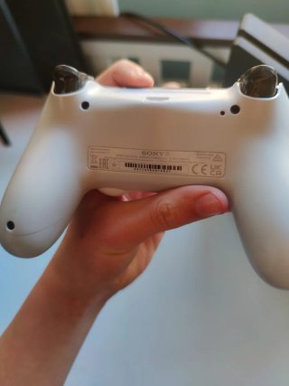 PS4 Slim Negra + 10 Juegos PS4