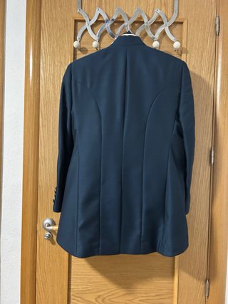 Traje de novio azul y gris