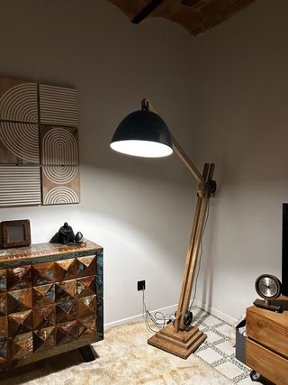 Lámpara de pie industrial madera y metal