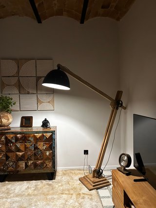 Lámpara de pie industrial madera y metal