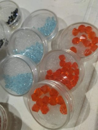 30 Caixas Cristais Swarovski