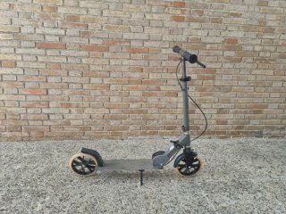 Patinete infantil gris