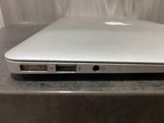 MacBook Air Apple Plata con fallo pantalla
