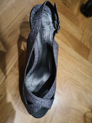 Zapatos de fiesta plateados