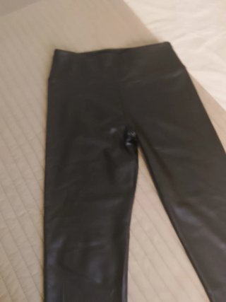 Leggings efecto piel negros