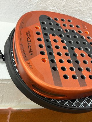 Pala Bullpadel Vertex 04 Comfort + Funda