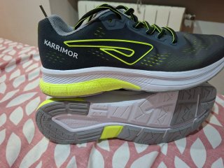 Zapatillas Karrimor grises y amarillas