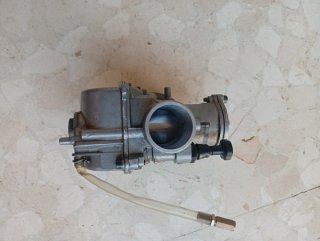 Carburador Keihin PWK 28mm montado en Aprilia rs