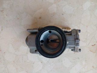Carburador Keihin PWK 28mm montado en Aprilia rs