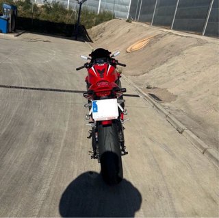 Honda CBR650R Roja