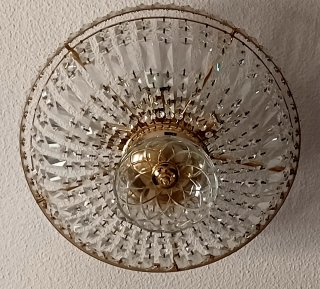Lámpara de techo cristal y metal dorada