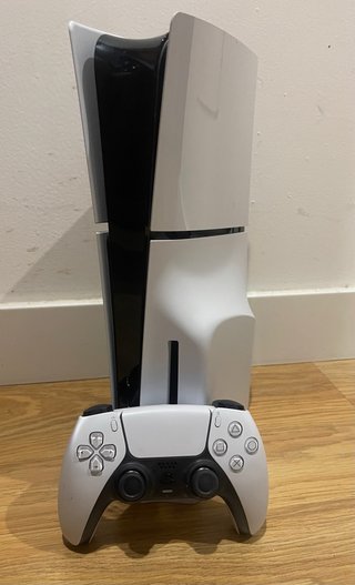 Consola PS5 Slim 1TB Negra y Blanca