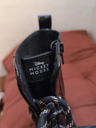 Botas Negras Charol Mickey