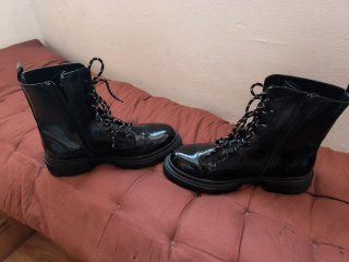 Botas Negras Charol Mickey