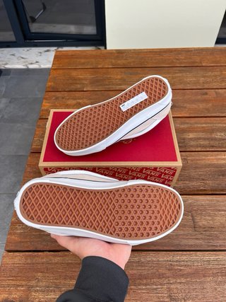 Vans Knu Skool Bege e Branco - Tamanho 42