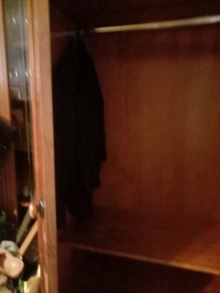 Armario de madera macizo con 2  cajones