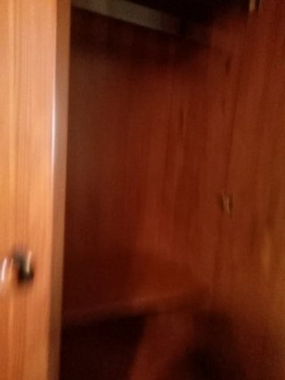 Armario de madera macizo con 2  cajones