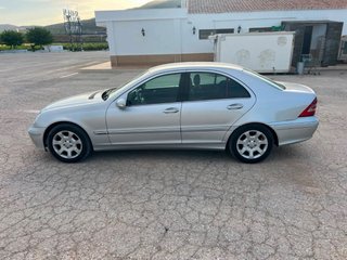 Mercedes-Benz Clase C 2005