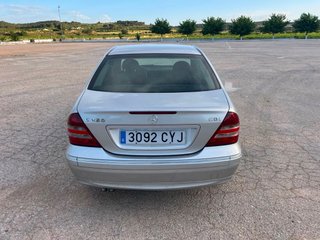 Mercedes-Benz Clase C 2005