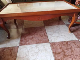 Mesa de centro de mármol y madera maciza