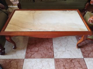 Mesa de centro de mármol y madera maciza
