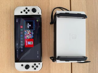 Nintendo Switch OLED Bianca + EA Sports FC 25