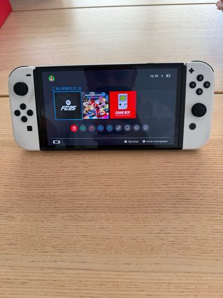 Nintendo Switch OLED Bianca + EA Sports FC 25