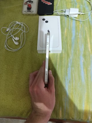 iPhone 13 Blanco + Accesorios